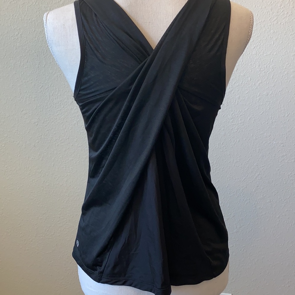 Lululemon tank with cross back design SZ 2